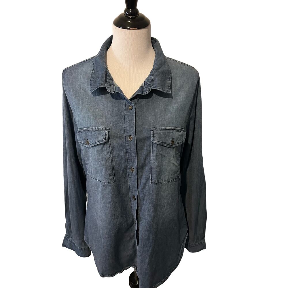 GRACE & LACE Women's Stretch Chambray Button Up Shirt Blouse Size Large